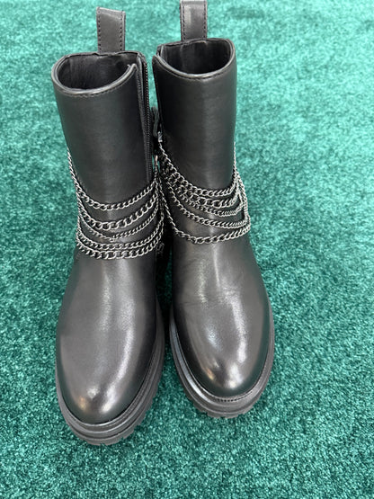 BOTAS COM CORRENTES APEPAZZA