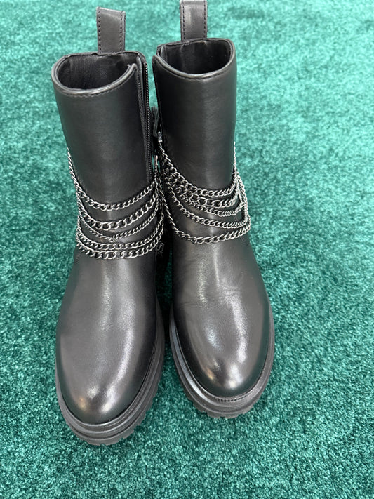 BOTAS COM CORRENTES APEPAZZA